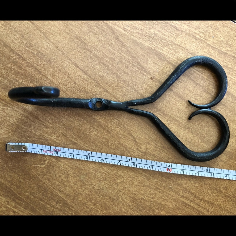 Iron heart hook - Picture 3 of 3